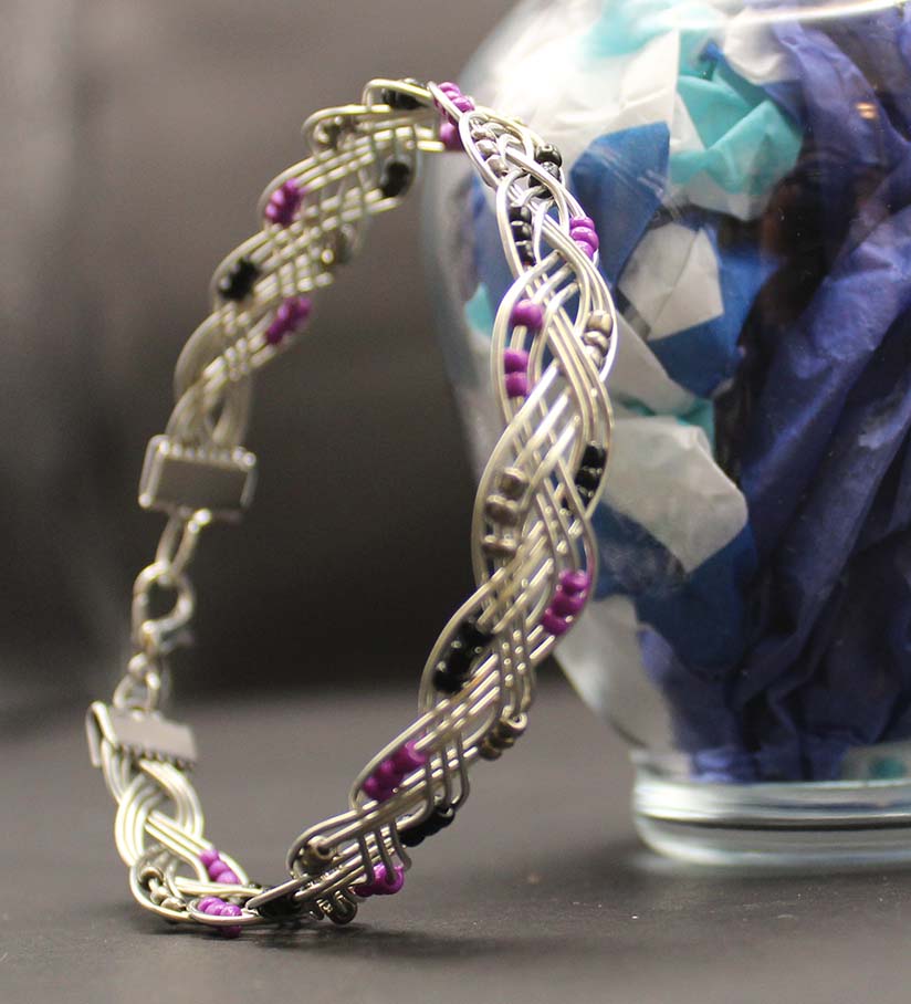 Ravens theme woven bracelet